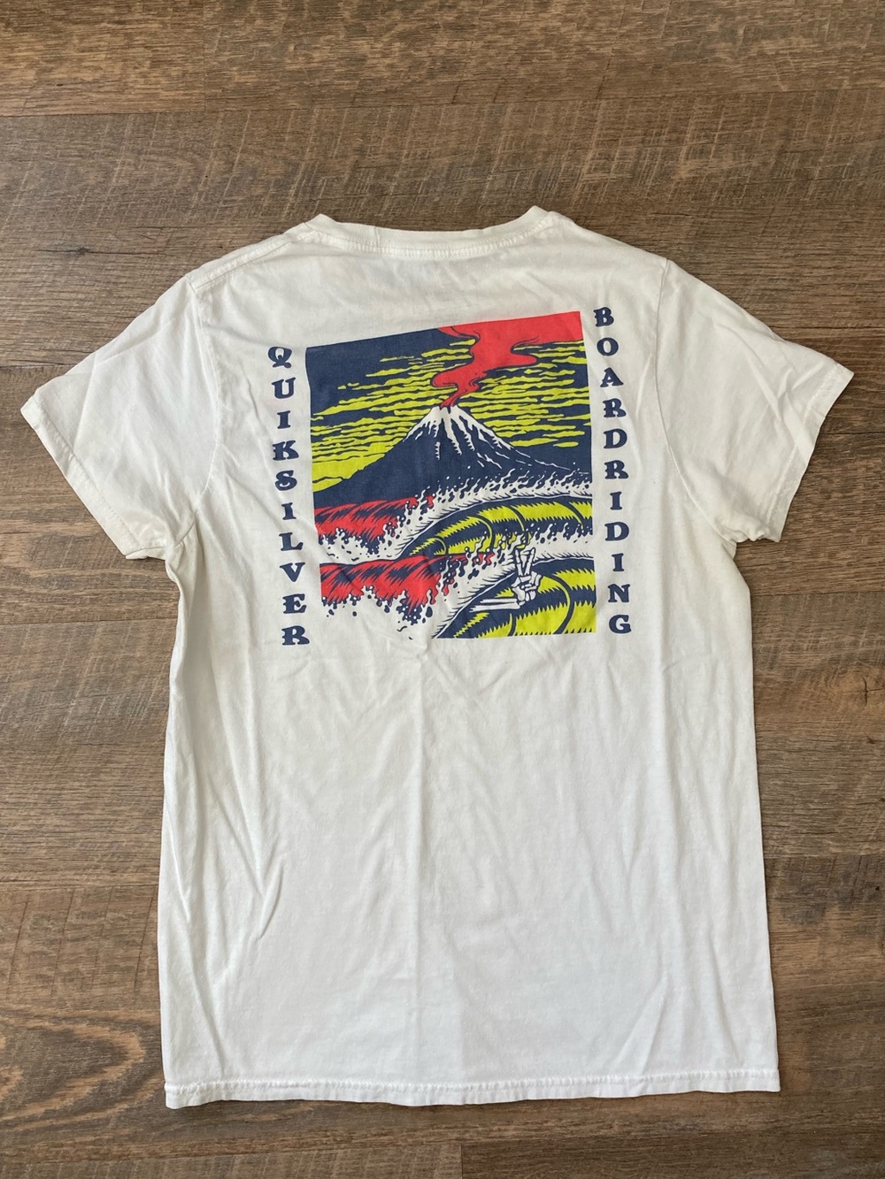 Quicksilver | Vintage Single Stitch Erupting Volcano & Ocean Waves Graphic Shirt